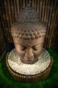 Buddha-Kopf als Wasserspiel, 150 cm